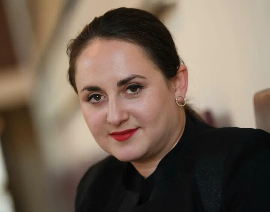 ნინო ხარატიშვილი